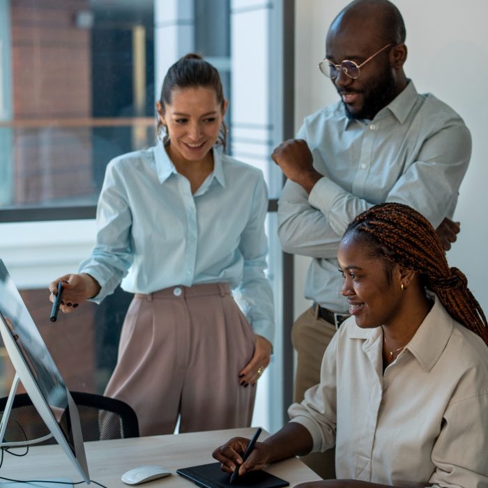 industrial-designers-working-3d-model (2)